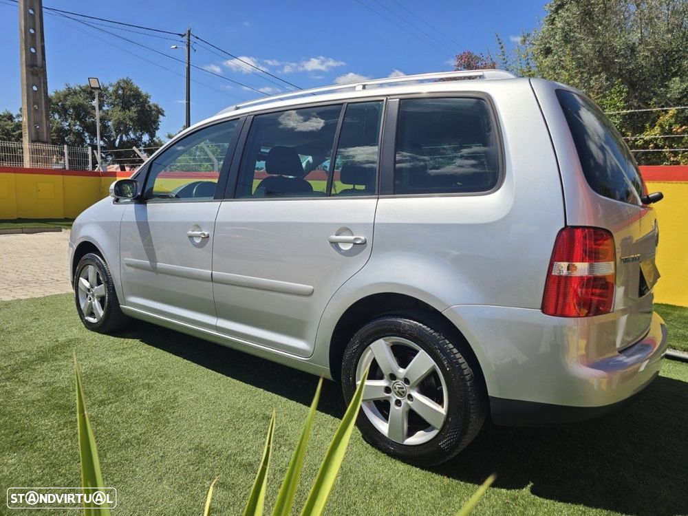 VW Touran 2.0 TDI Blue.Highline 7L - 4