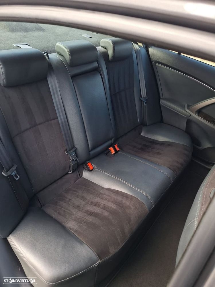 Toyota Avensis - 15