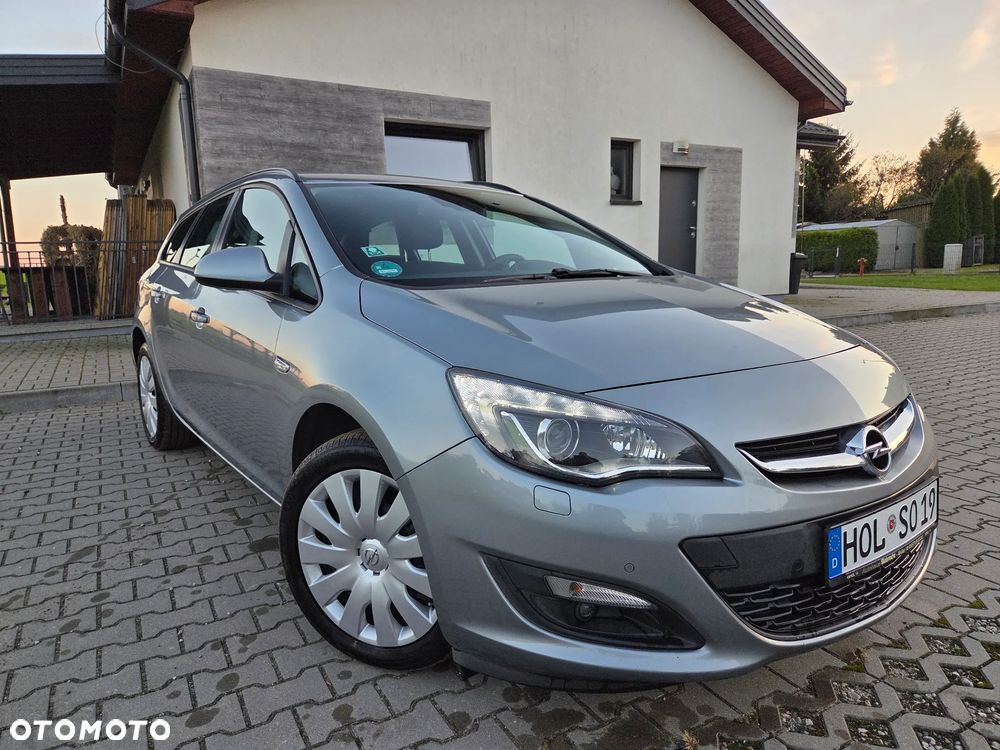 Opel Astra 1.4 Turbo Design Edition - 1