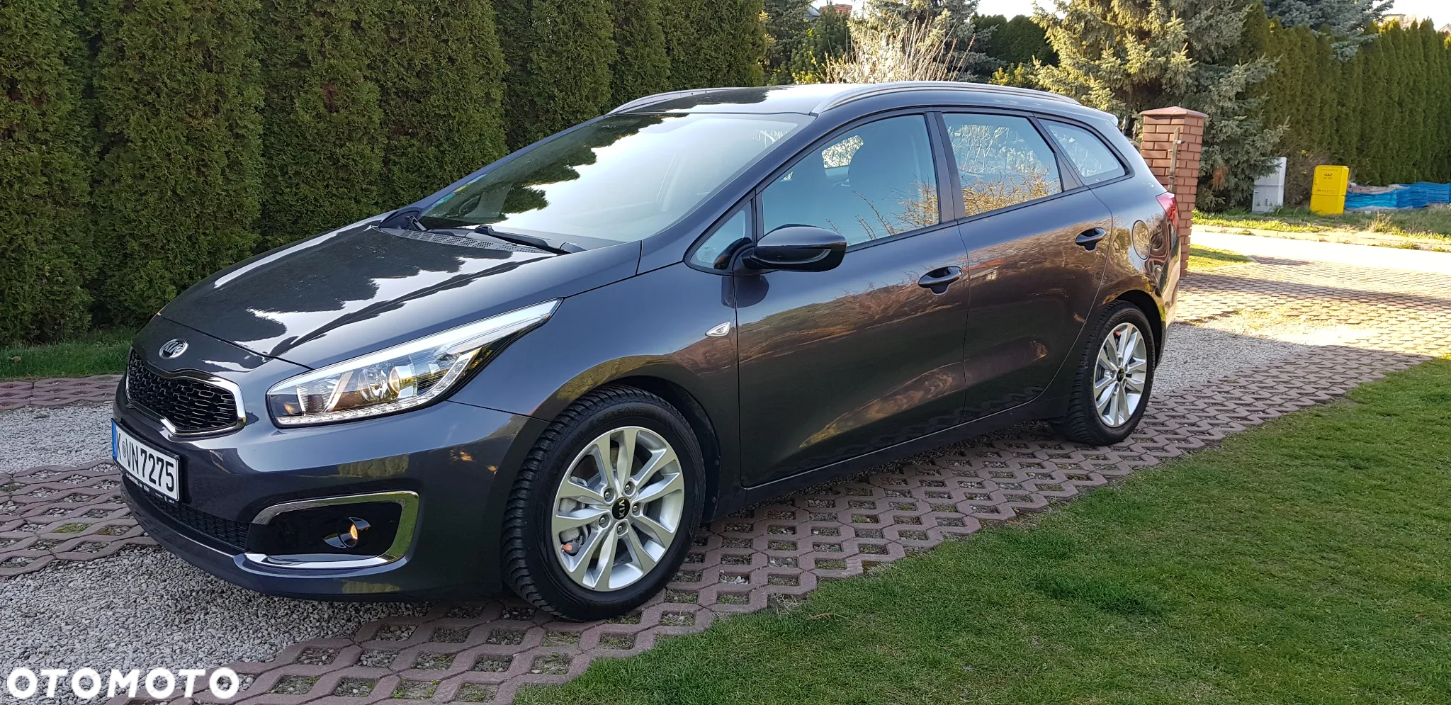 Kia Ceed 1.6 GDI Dream-Team Edition - 4