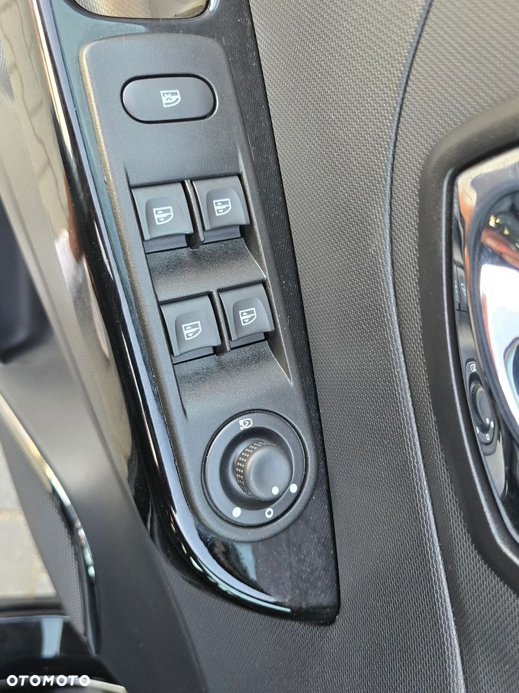 Renault Captur - 24