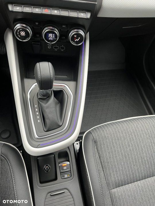 Renault Clio - 9