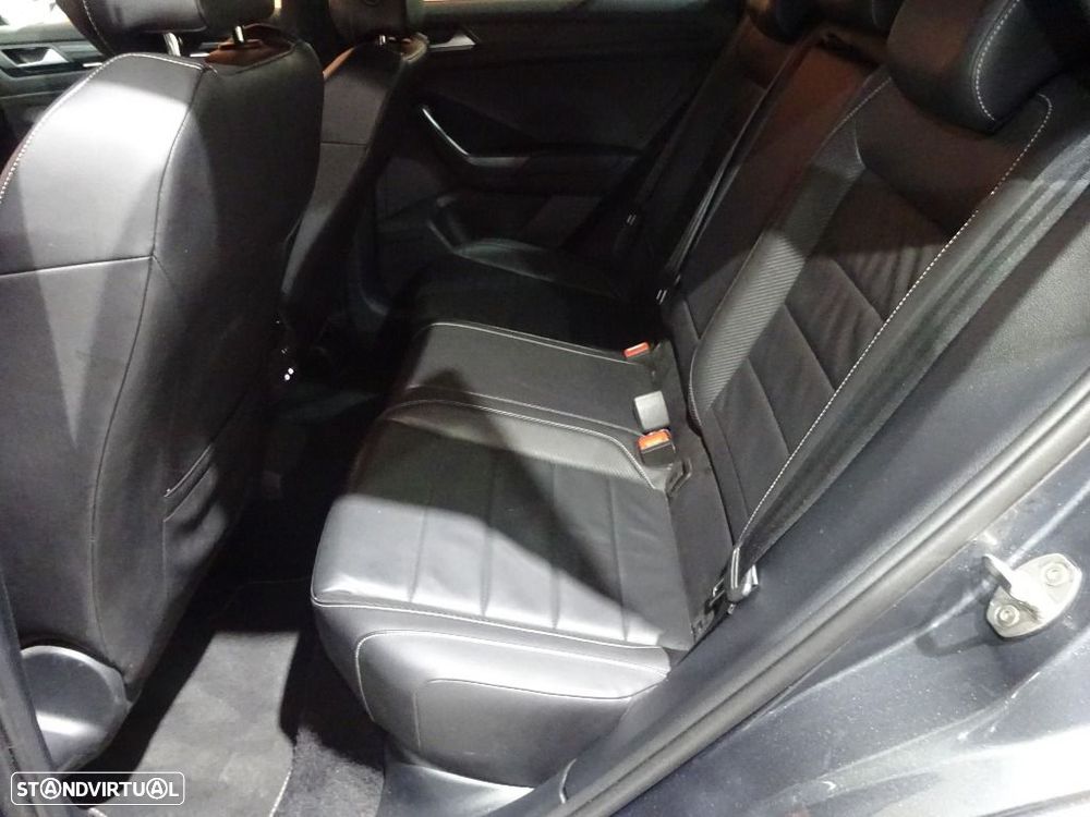 VW T-Roc 2.0 TDI R-Line DSG - 30