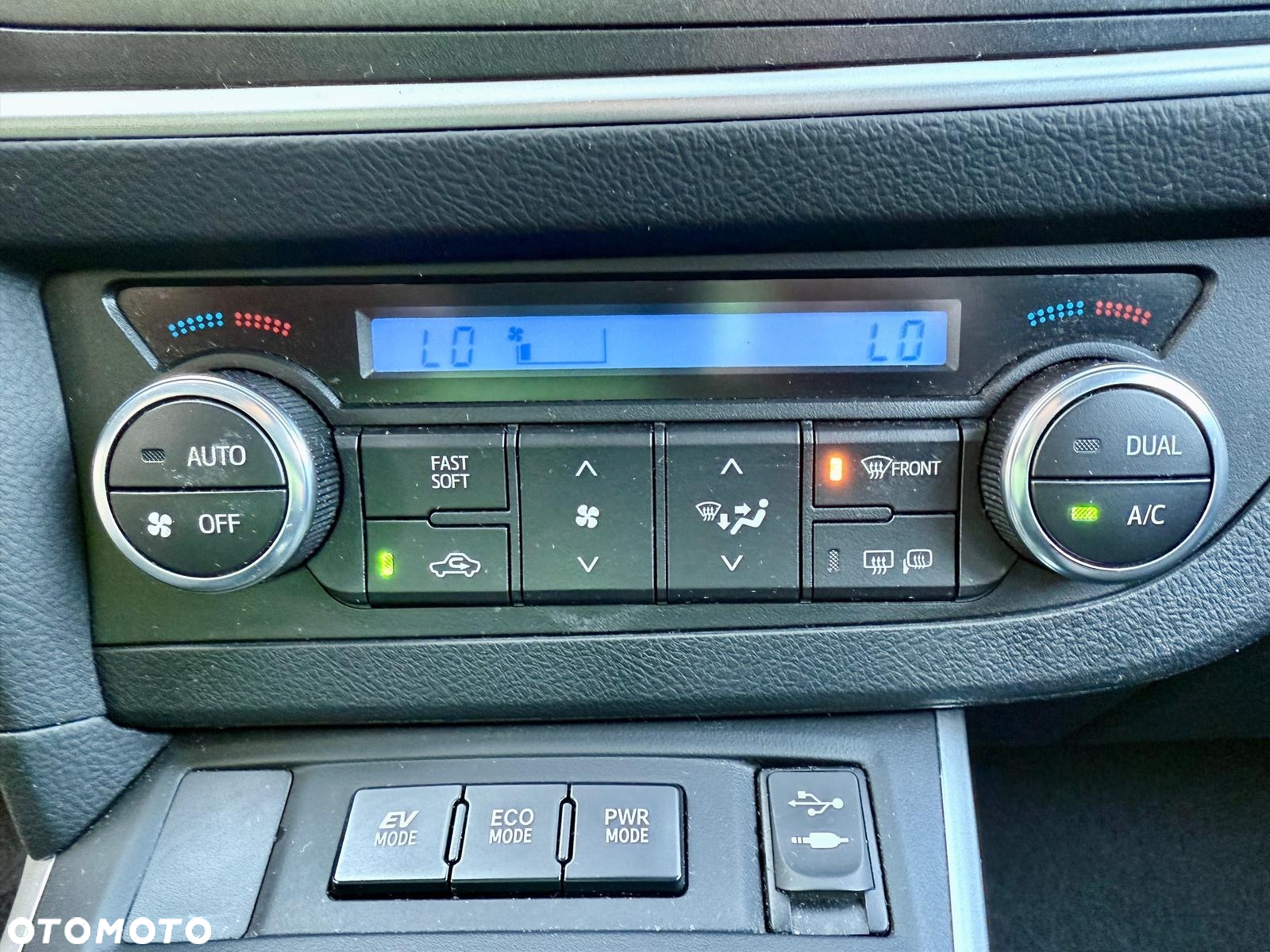 Toyota Auris - 18