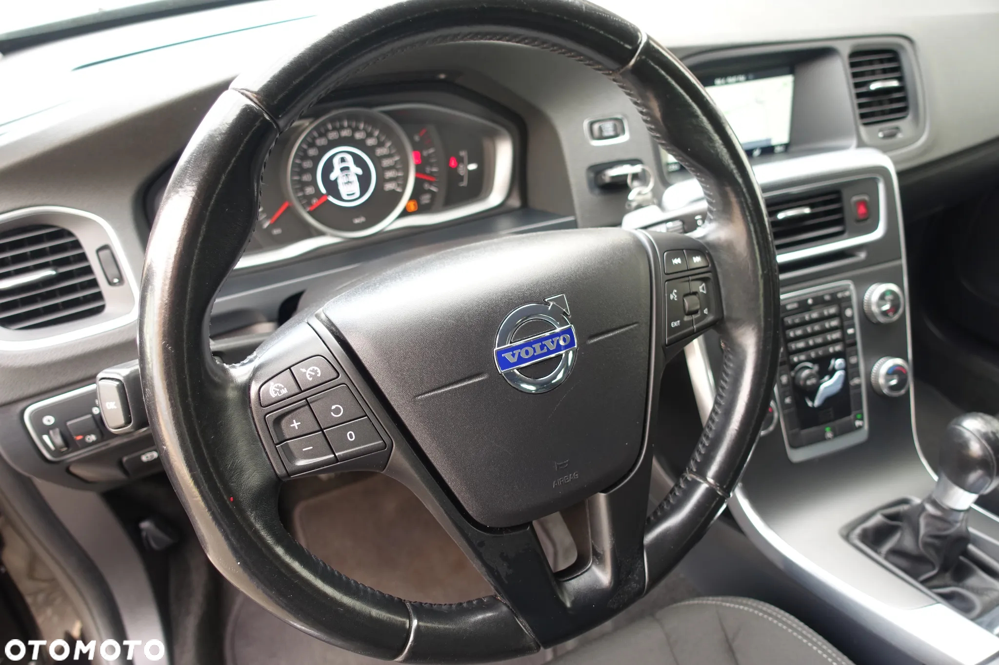 Volvo V60 D2 Edition - 35
