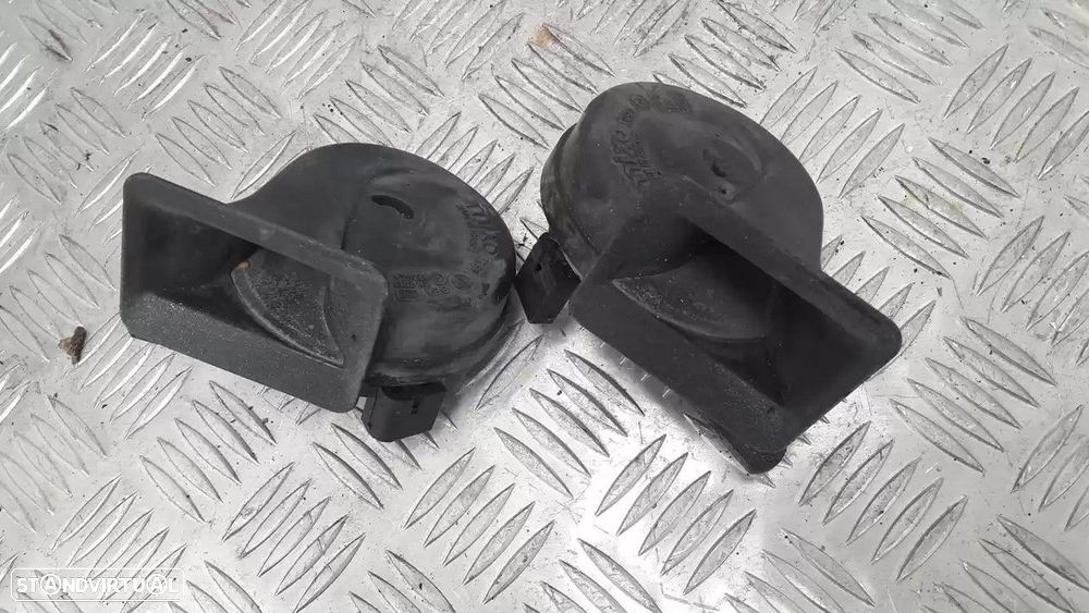 BUZINA BMW 5 2002 -722424 - 1