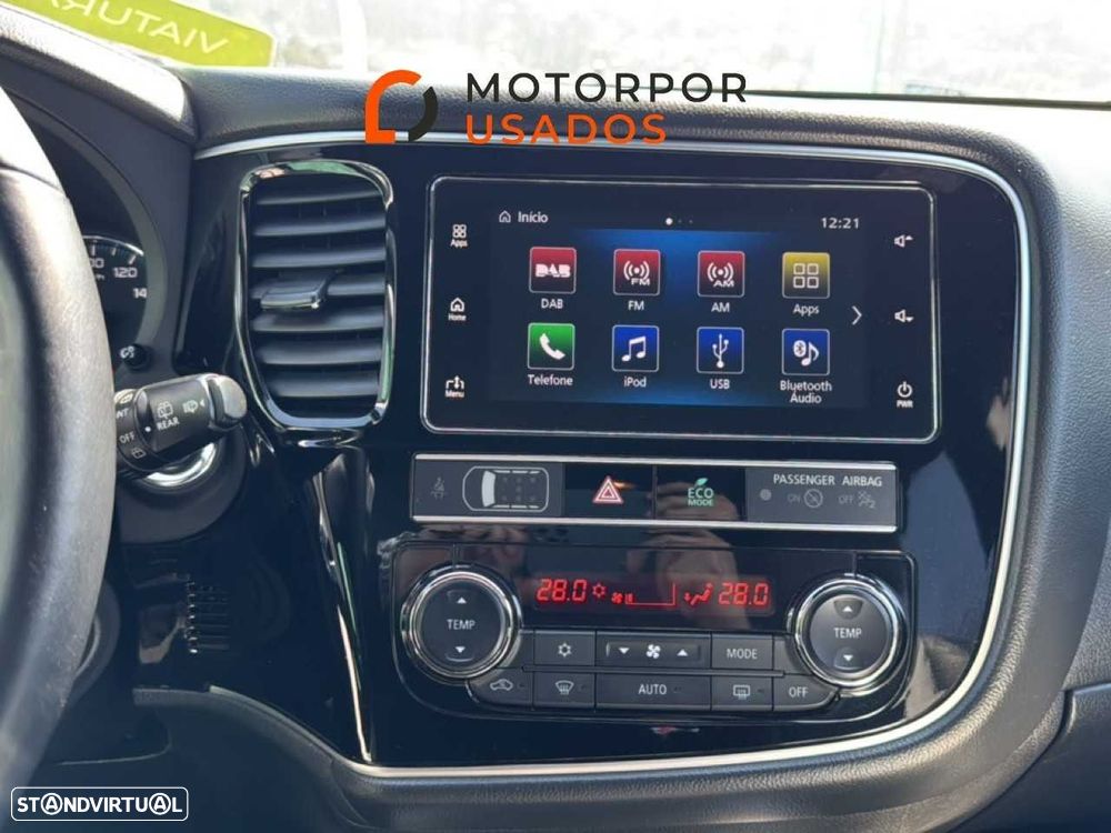 Mitsubishi Outlander - 10