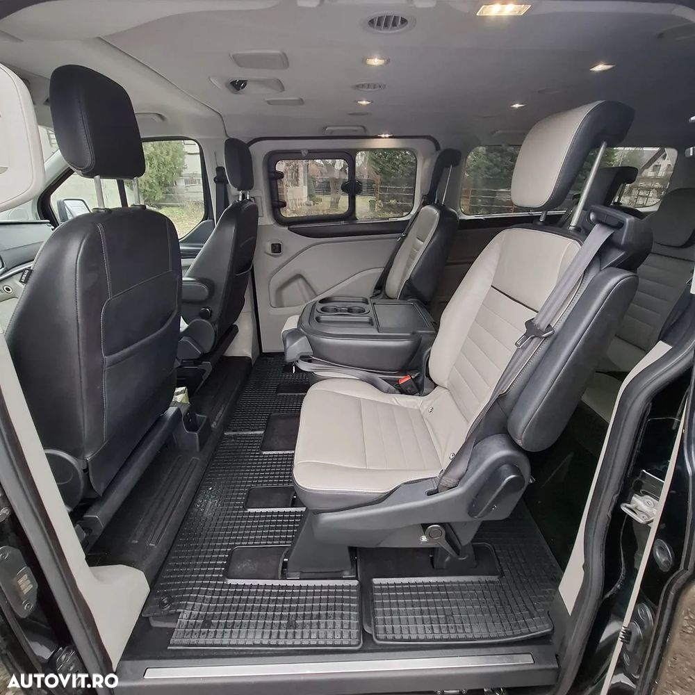 Ford Tourneo Custom Bus 320 2.0 EcoBlue 170 CP L2H1 Active Aut. - 17