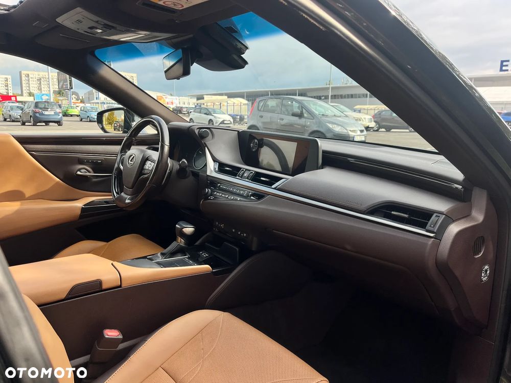 Lexus ES 300h Omotenashi - 21
