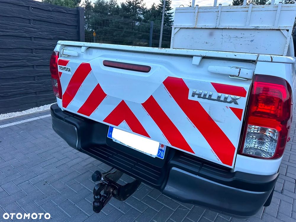 Toyota Hilux 2.4 D-4D Single Cab DL 4x2 - 19