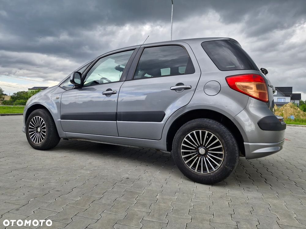 Suzuki SX4 1.5 - 6