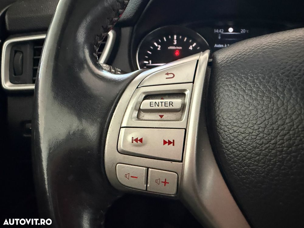 Nissan Qashqai 1.5 DCI Start/Stop N-Connecta - 12