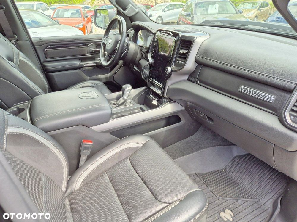 RAM 1500 Crew Cab Laramie - 31
