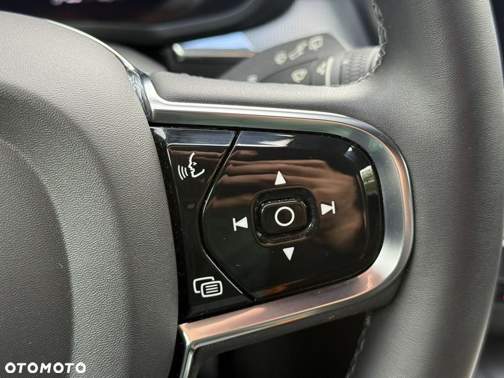 Volvo XC 60 B4 B R-Design - 28