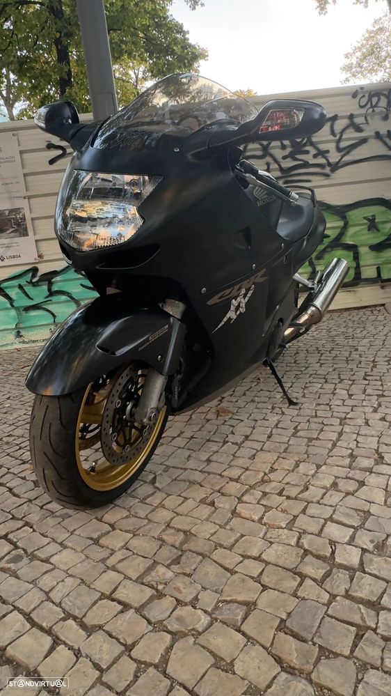 Honda CBR CBR 1100 XX Super BlackBird - 3