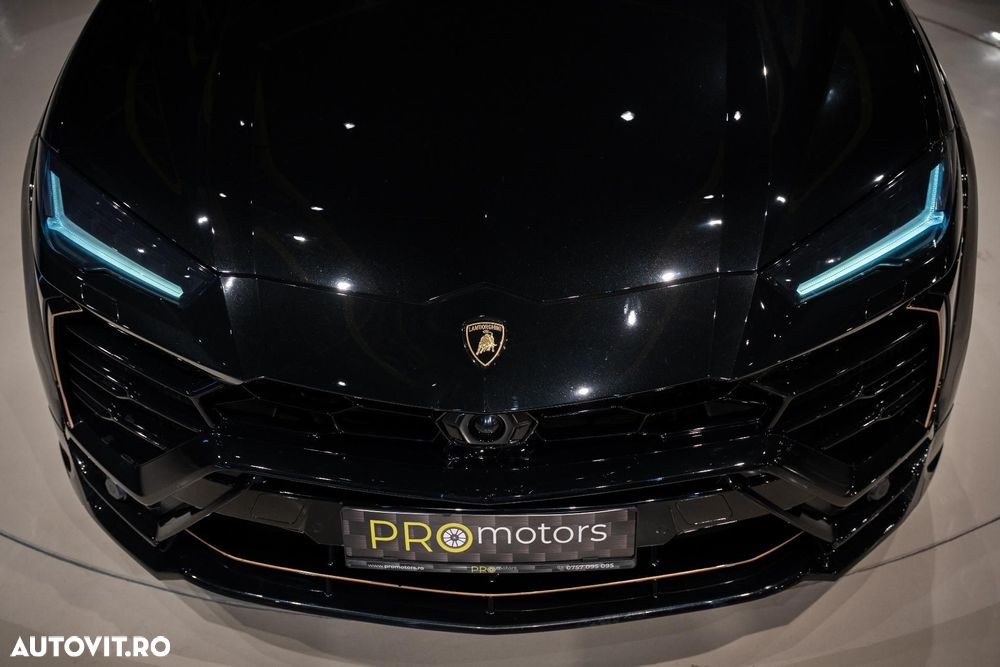 Lamborghini URUS - 12