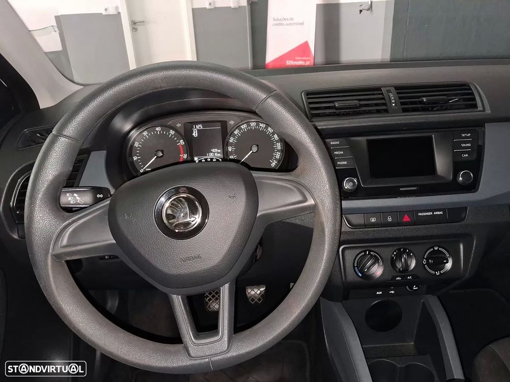 Skoda Fabia 1.0 Ambition — fotografia 16