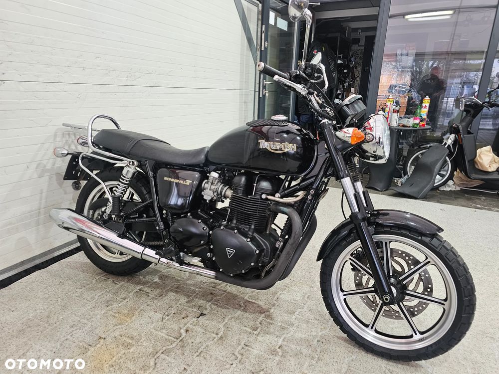 Triumph Bonneville - 3