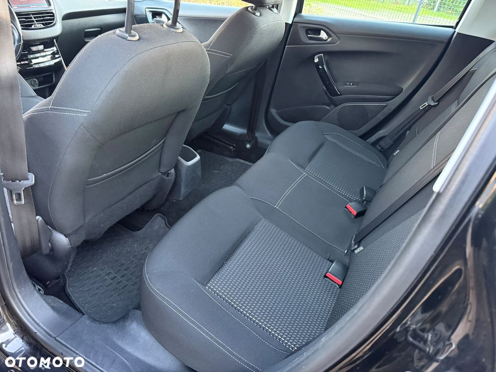 Peugeot 208 PureTech 82 Allure - 9