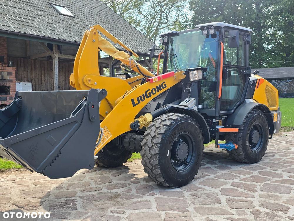 Liu Gong 820T - 2