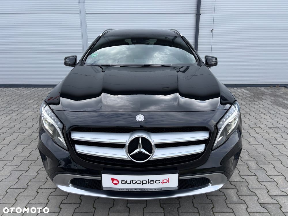 Mercedes-Benz GLA 200 Urban - 8