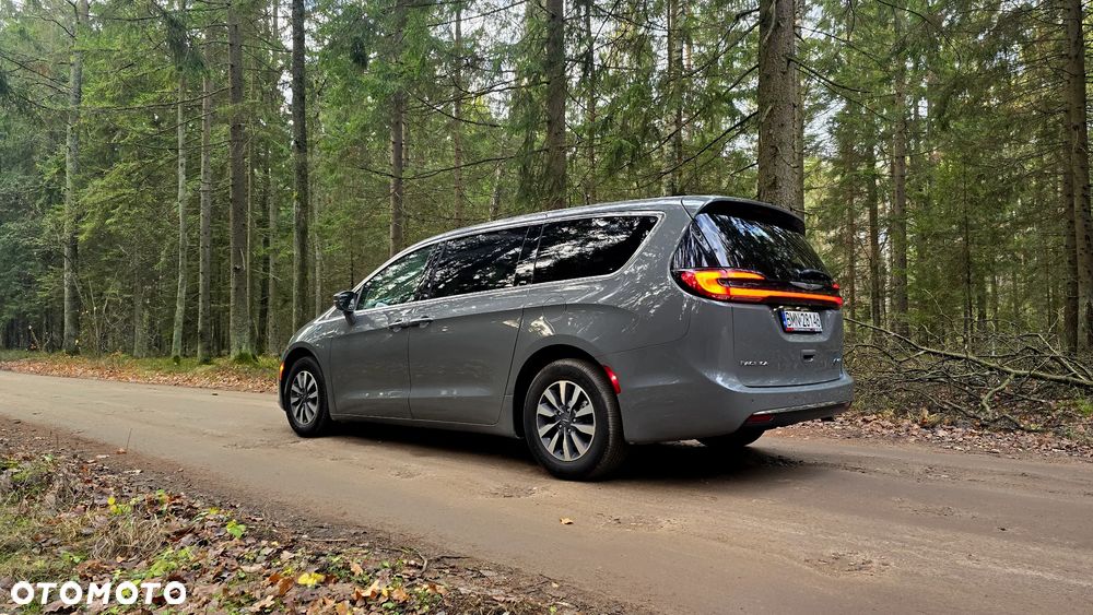 Chrysler Pacifica - 6