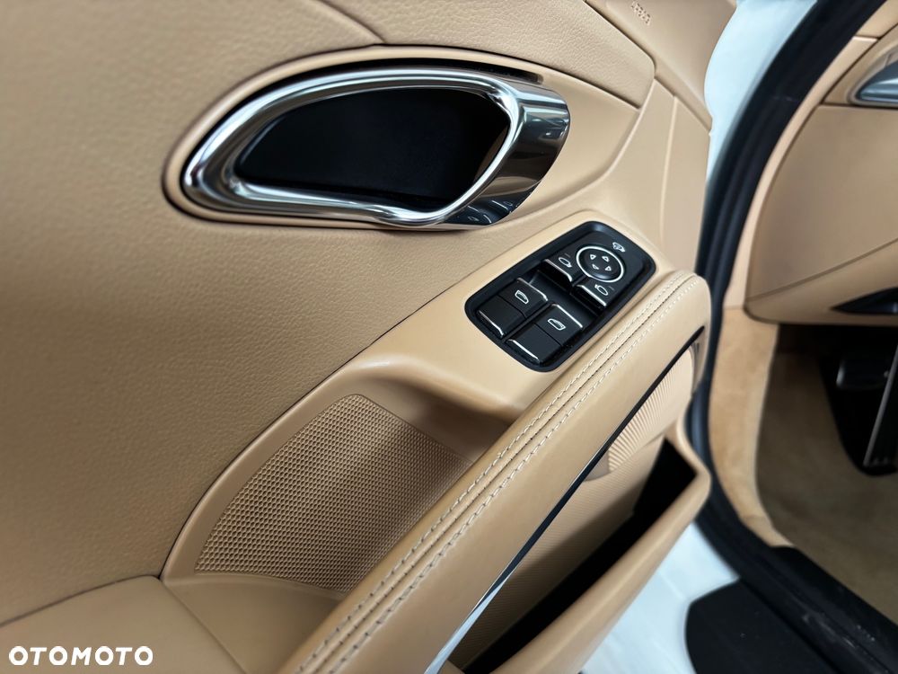 Porsche 911 Carrera 4 PDK - 12