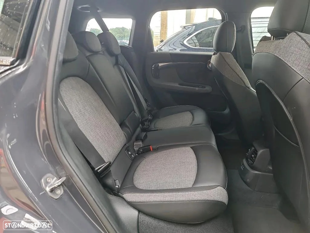 MINI Countryman Cooper SE ALL4 Auto - 11