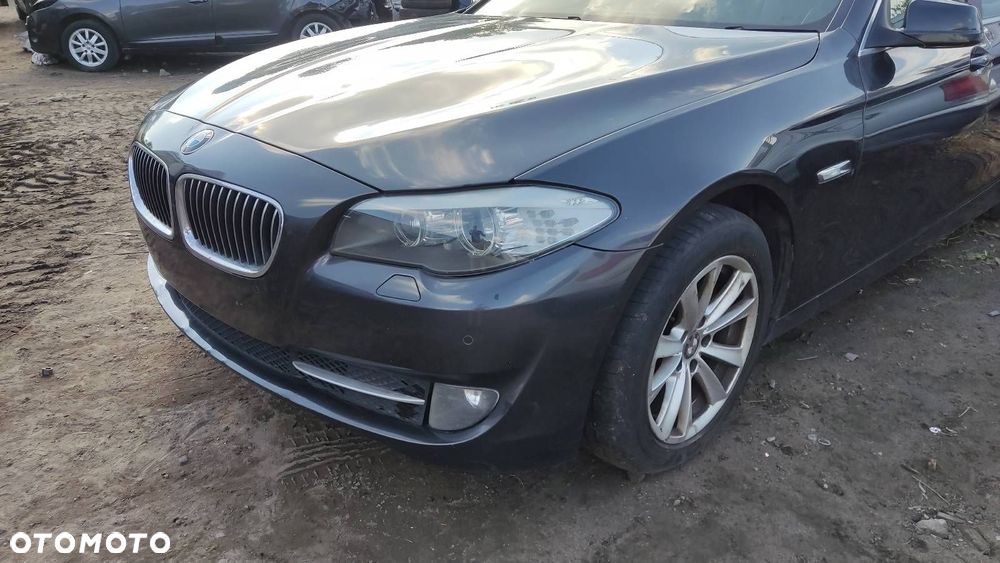 MASKA ZDERZAK BŁOTNIK LAMPA  BI-XENON BMW F10 F11 2.0 D A90/7 10-13r - 17