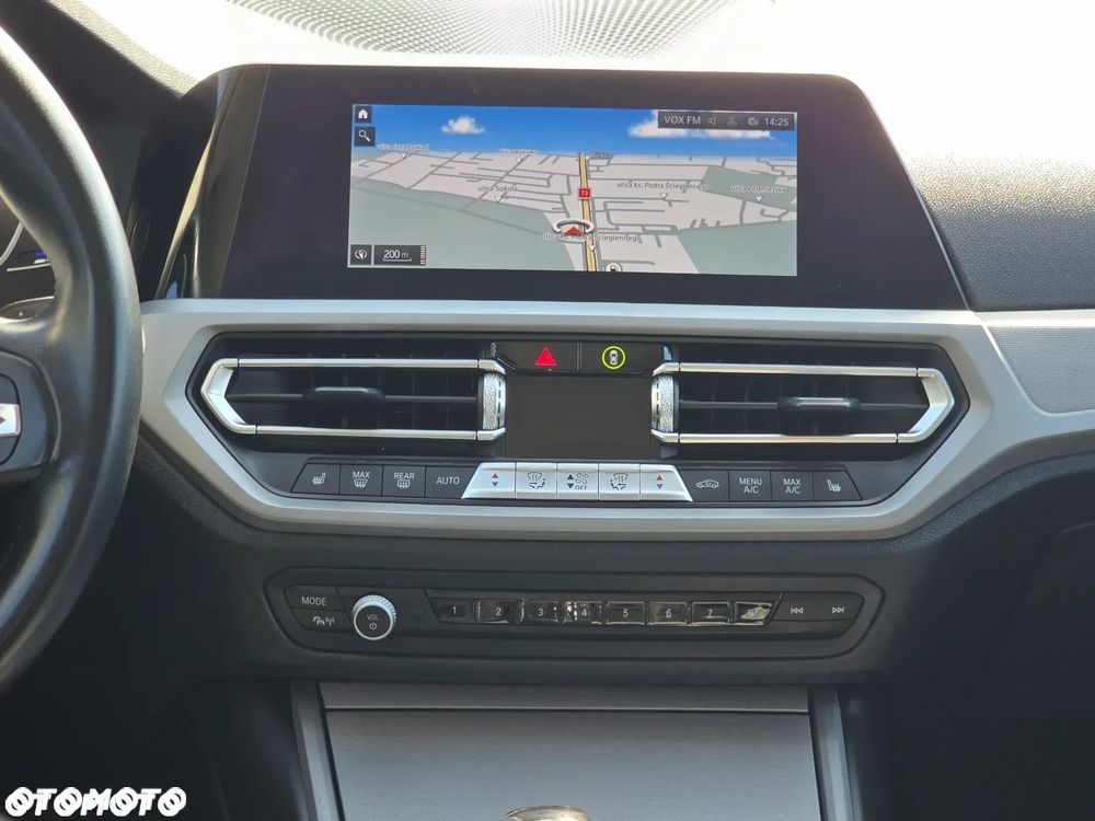 BMW Seria 3 318i Sport - 26