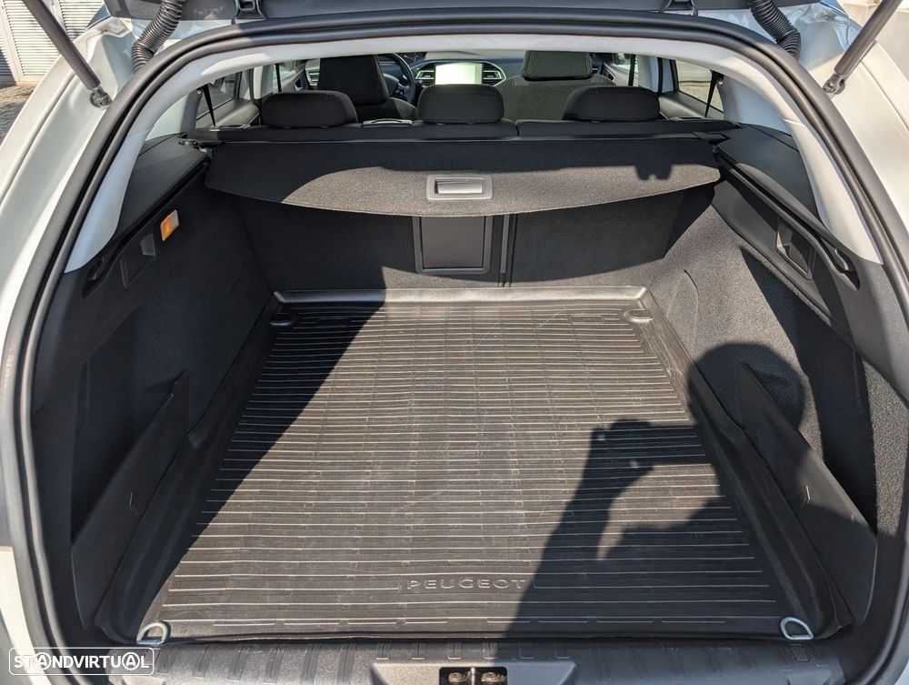 Peugeot 308 SW 1.6 BlueHDi Allure J18 - 15