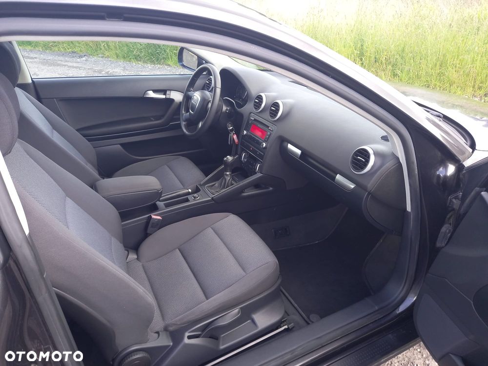 Audi A3 3-drzwiowe 1.6 Ambiente - 12