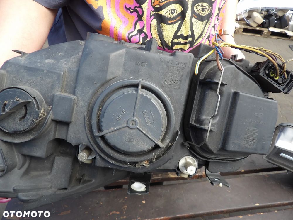 BMW - E84,X1 - LCI - PRAWA LAMPA PRZEDNIA - UK - 7290236 - 8