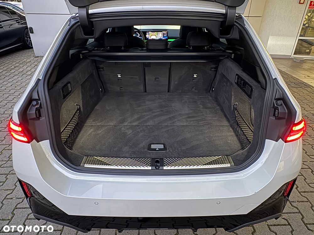 BMW Seria 5 520d xDrive mHEV M Sport - 16