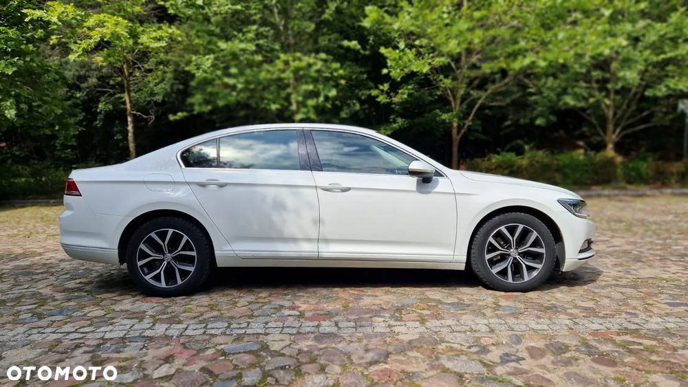 Volkswagen Passat - 4