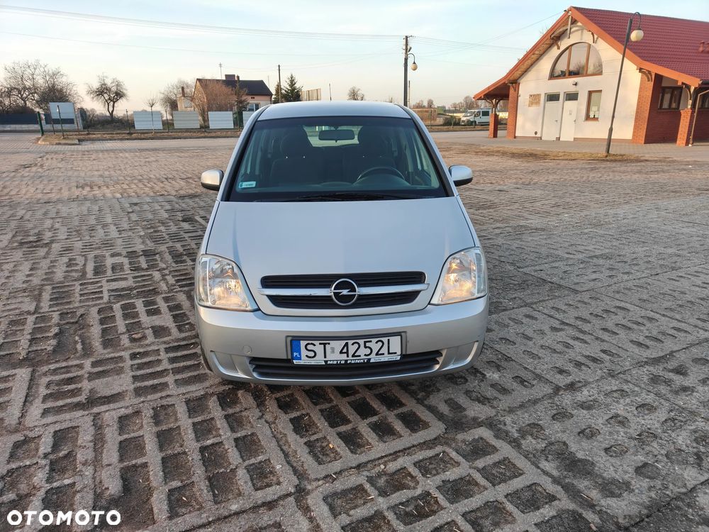 Opel Meriva 1.6 16V Essentia Easytronic - 2