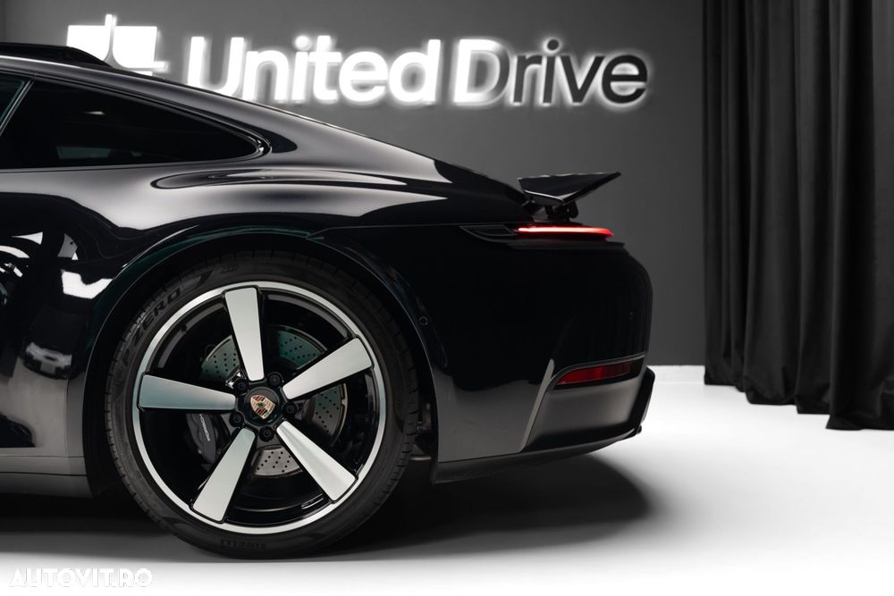 Porsche 992 - 9