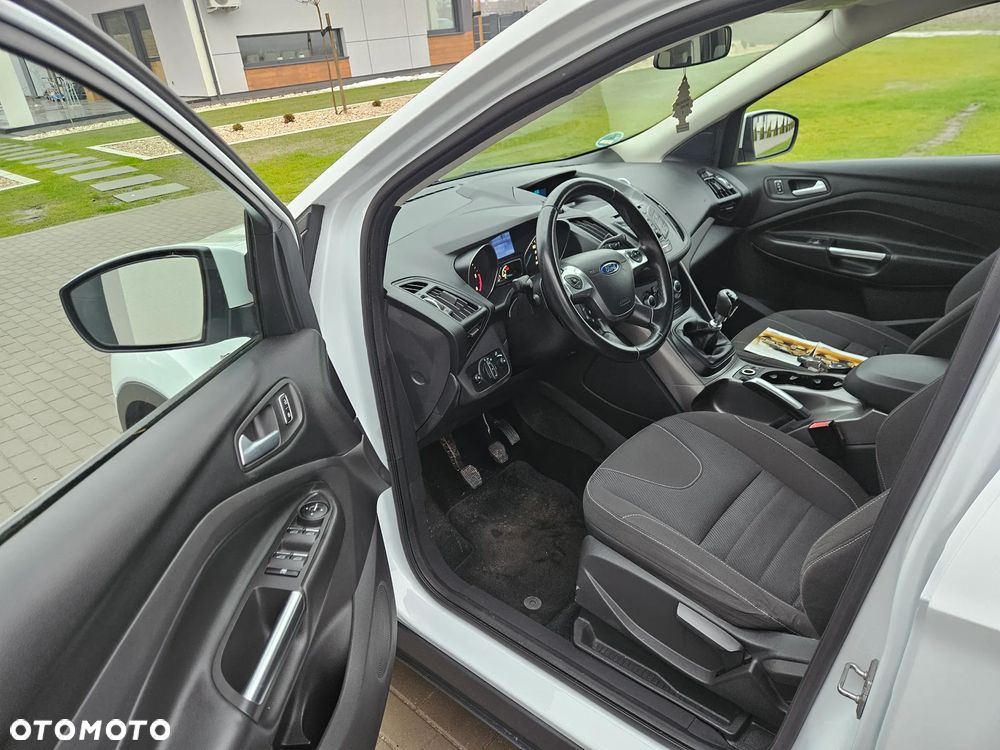 Ford Kuga 2.0 TDCi 2x4 Titanium - 10