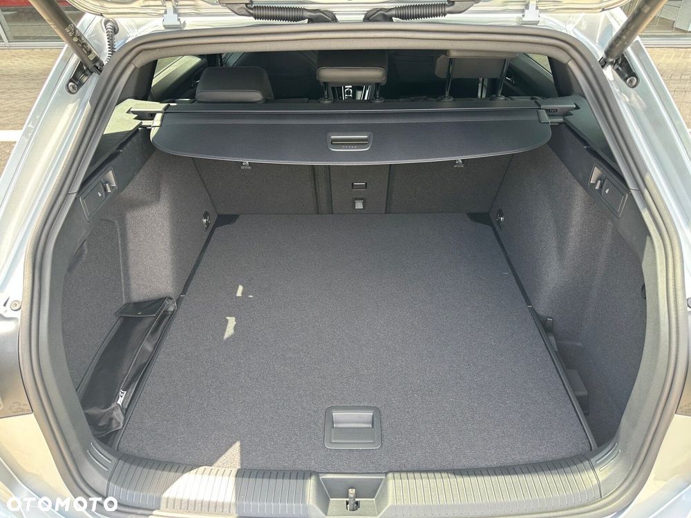 Volkswagen Golf Variant 2.0 TDI R-Line Plus DSG - 29