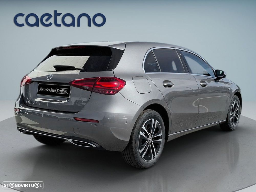 Mercedes-Benz A 250 e - 8