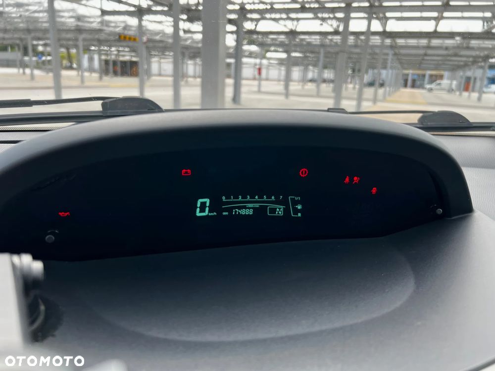 Toyota Yaris 1.3 Sol Premium MM - 22