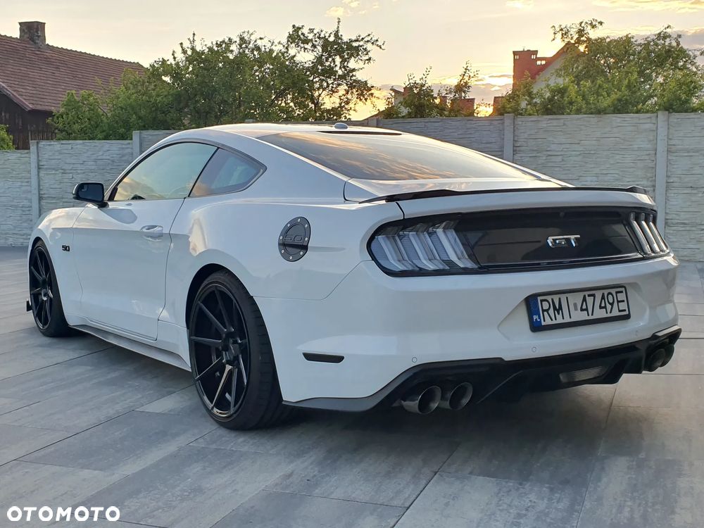Ford Mustang - 34