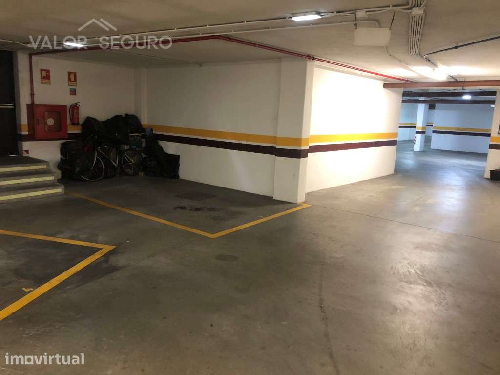 Parqueamento na Quinta da Ómnia em Alverca do Ribatejo - Grande imagem: 4/11
