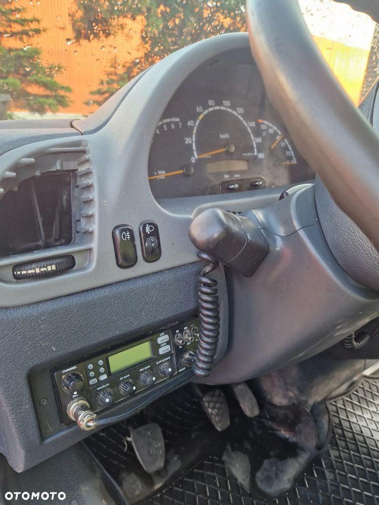 Mercedes-Benz Sprinter - 12