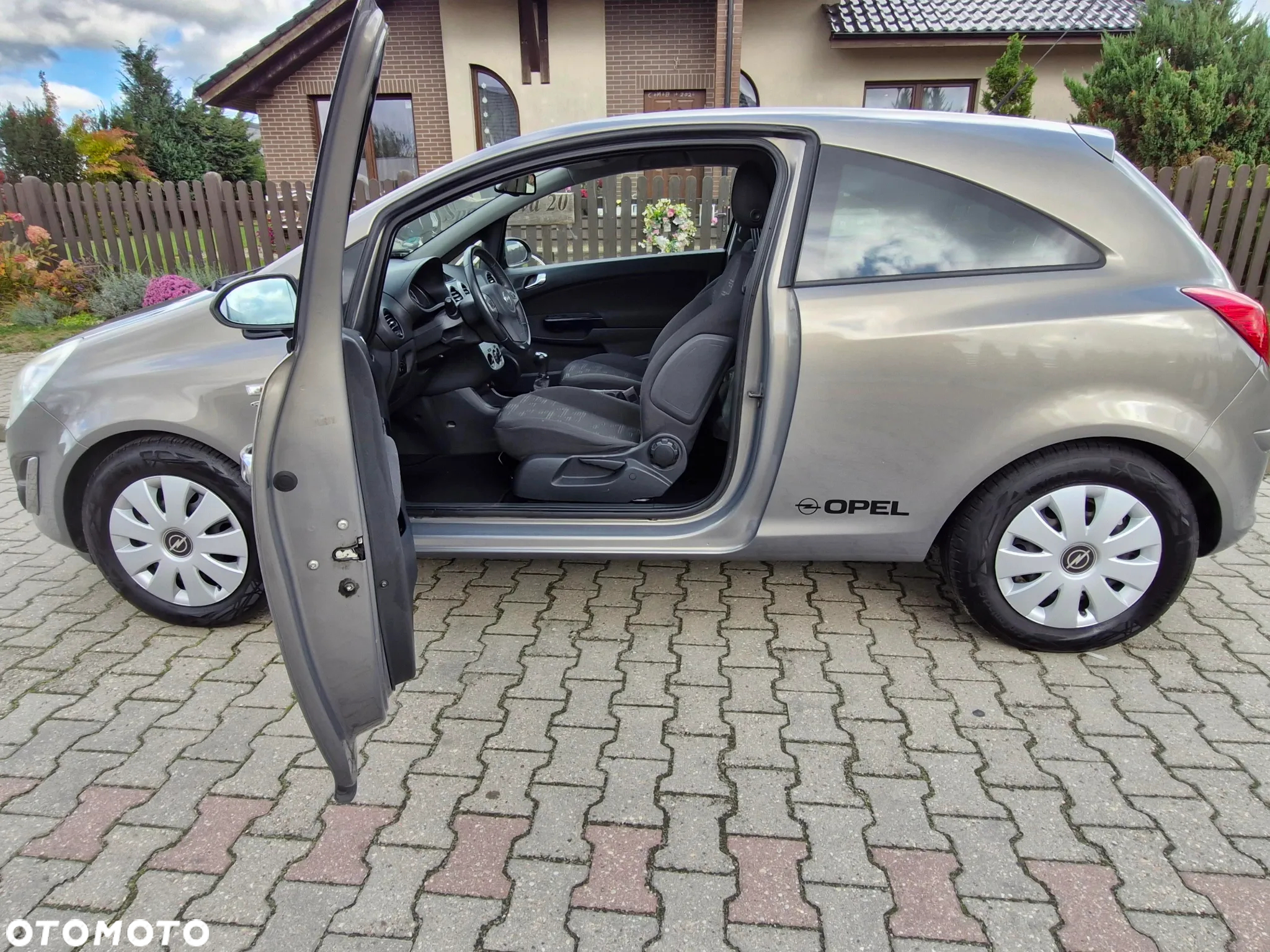 Opel Corsa 1.4 16V Color Edition - 12