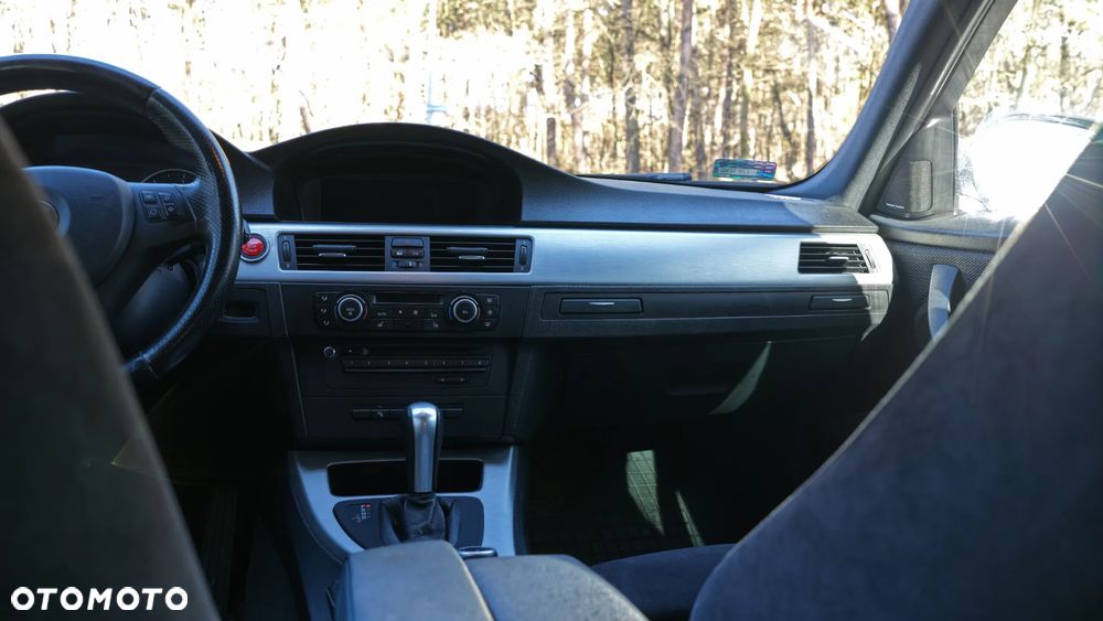 BMW Seria 3 ver-320d-dpf - 18