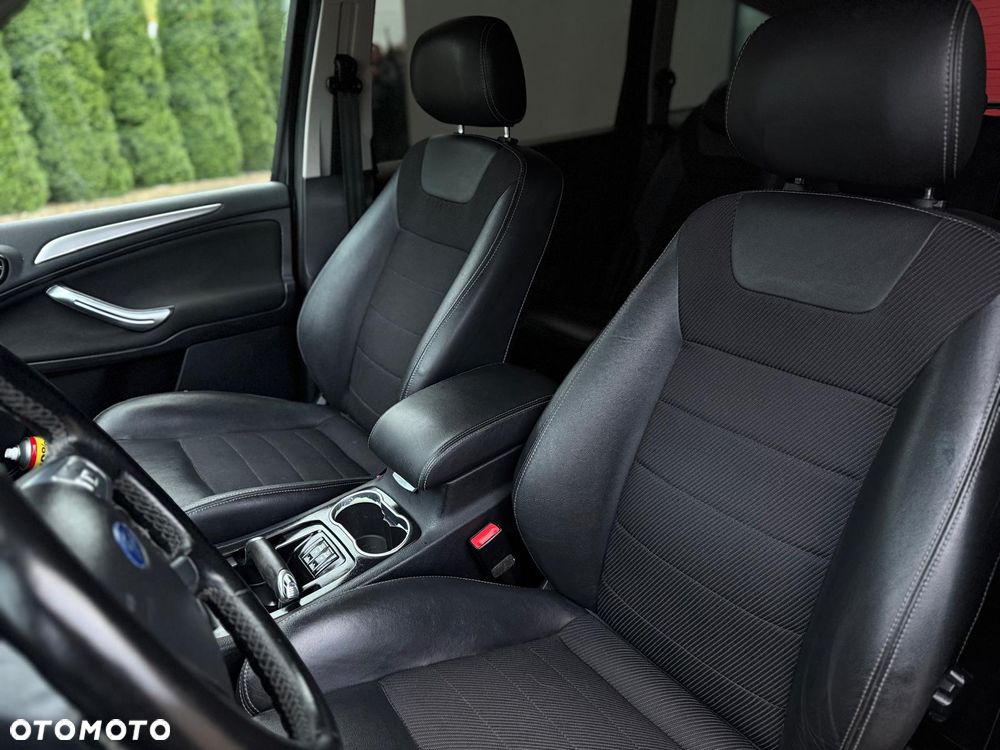 Ford S-Max 2.0 TDCi DPF Titanium - 13