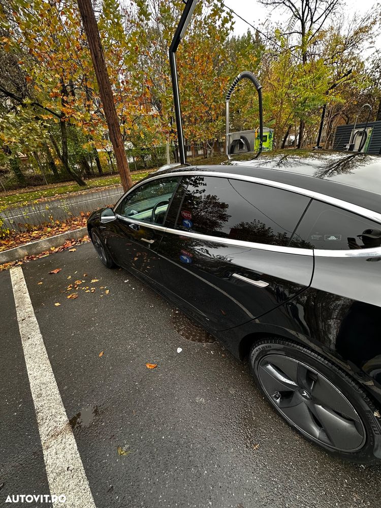 Tesla Model 3 - 3