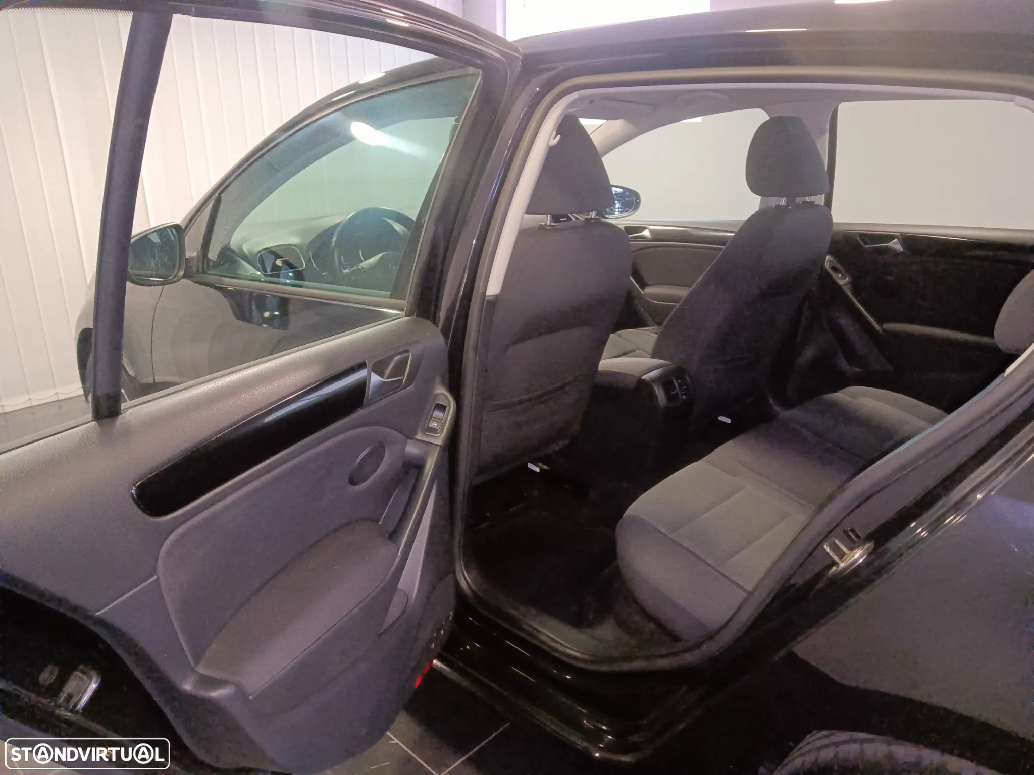 VW Golf 1.6 TDi Confortline - 9