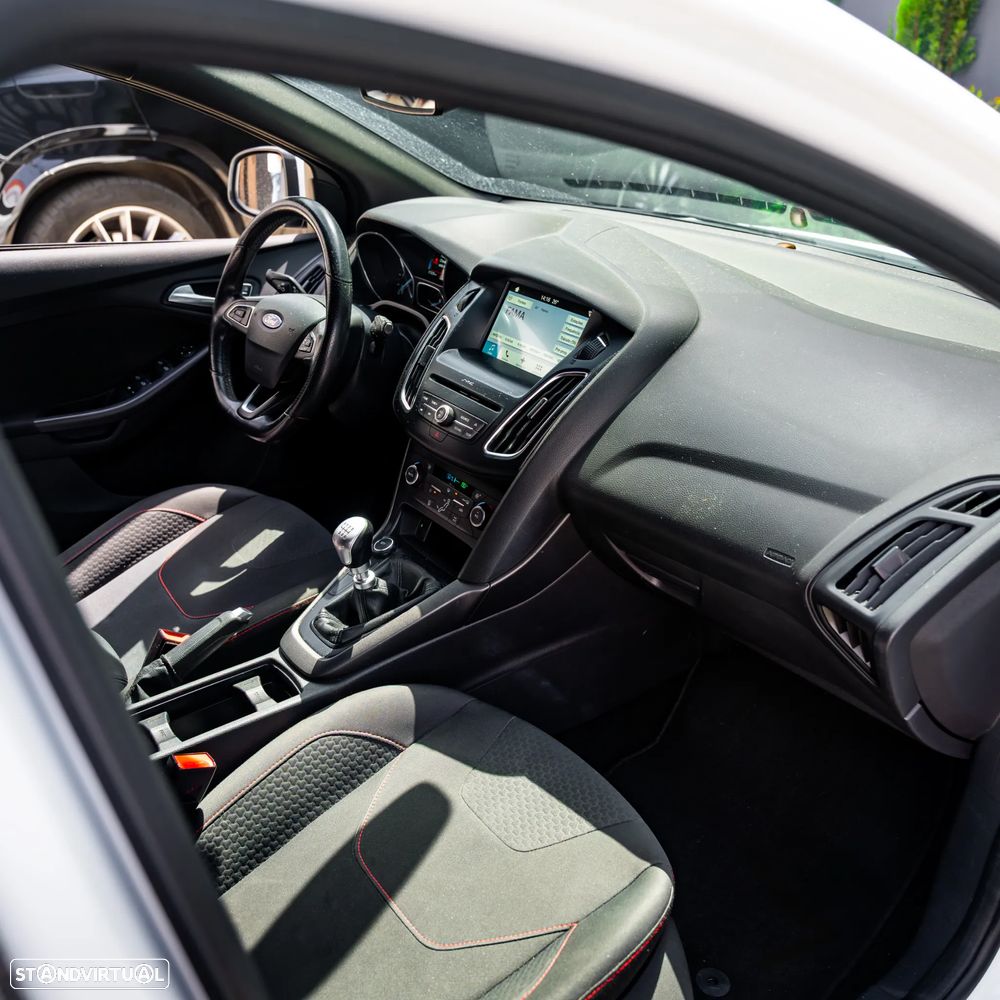 Ford Focus SW 1.5 TDCi ST-Line - 9